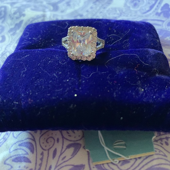 New White Sapphire 925 Sterling Silver Ring - Picture 5 of 5